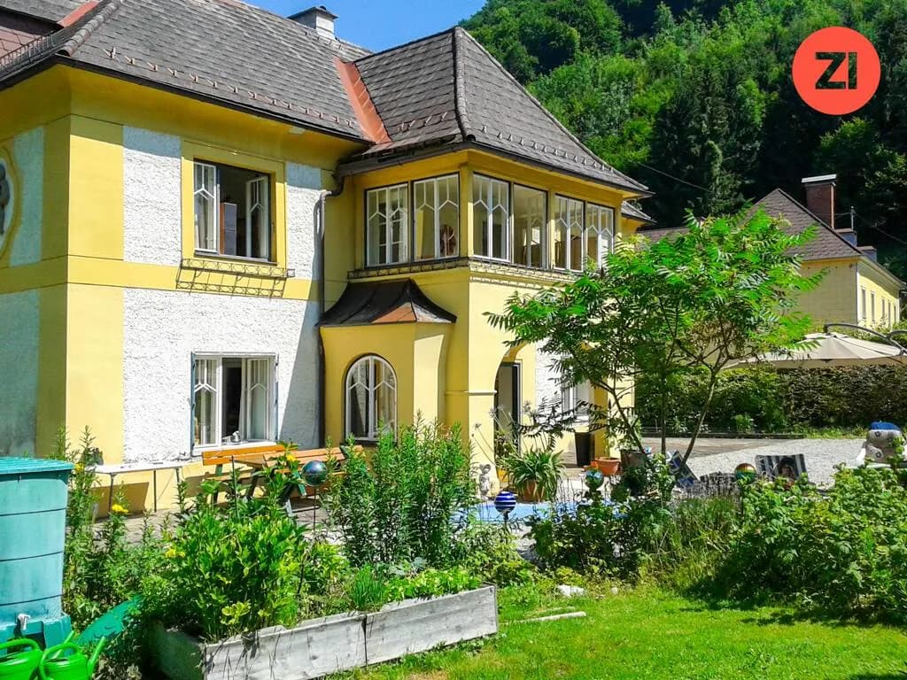 Historische Villa mit Charme & sonniges Grundstück - 1/4-Miteigentumsanteil in besonderer Lage