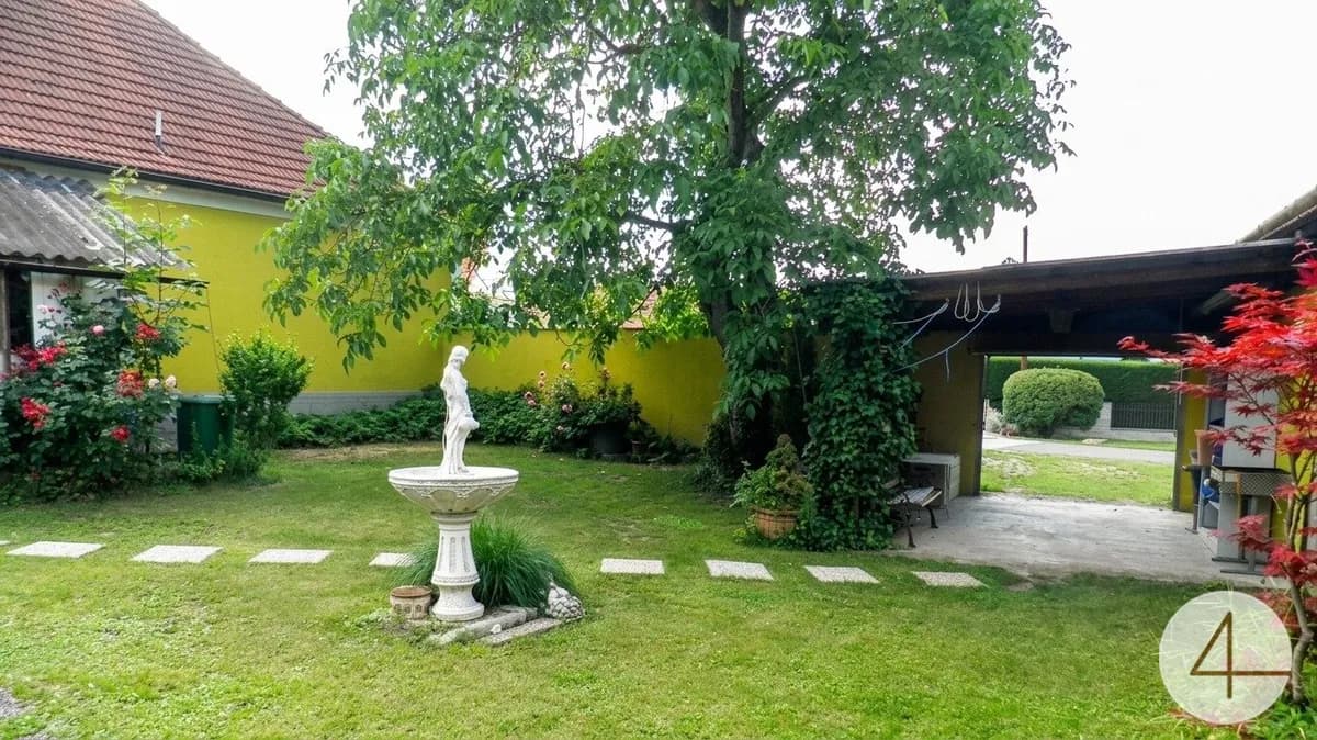 Landhaus in idyllischer Dorflage