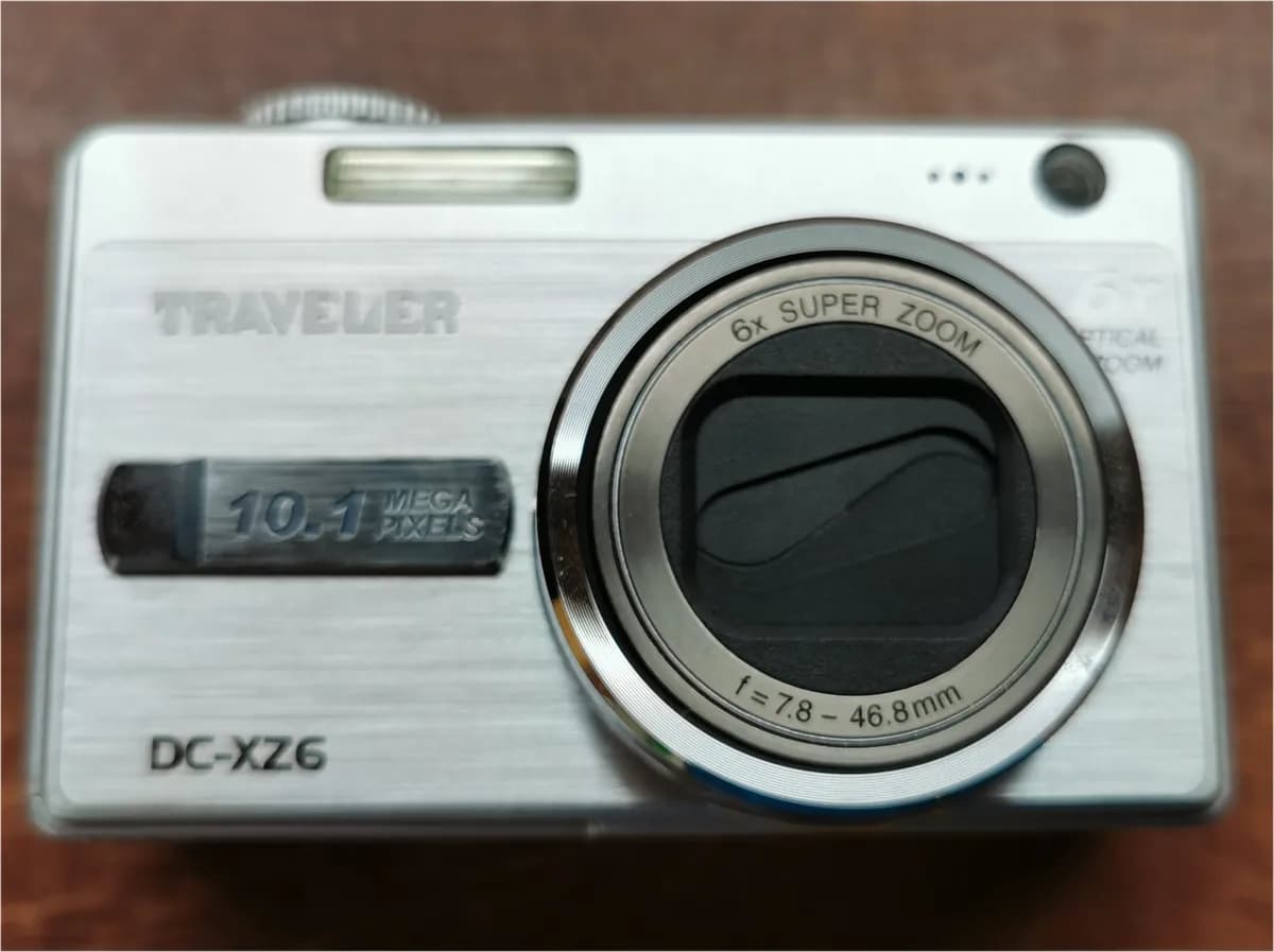 TRAVELER DX-XZ6  Digitalkamera