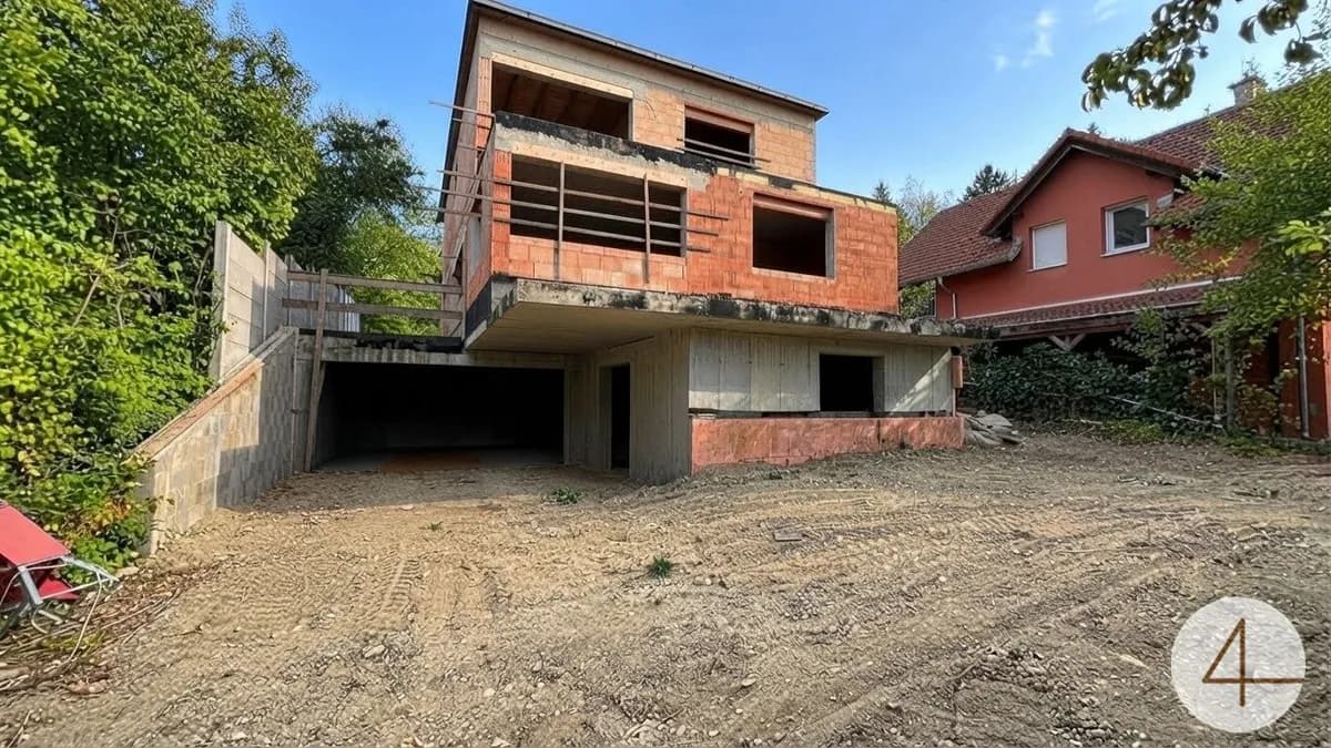Stadtvilla mit parkartigen Garten - 1953m² Grundstücksfläche - direkt am Bisamberg - privat Zugang zum Wald - Grünblick - Ruhelage