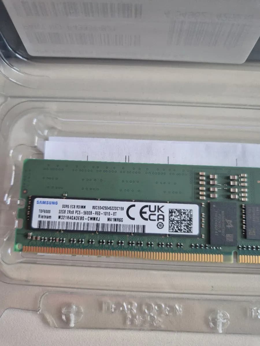 Samsung EC8 RDIMM 32GB PC5 5500B 2RX8
