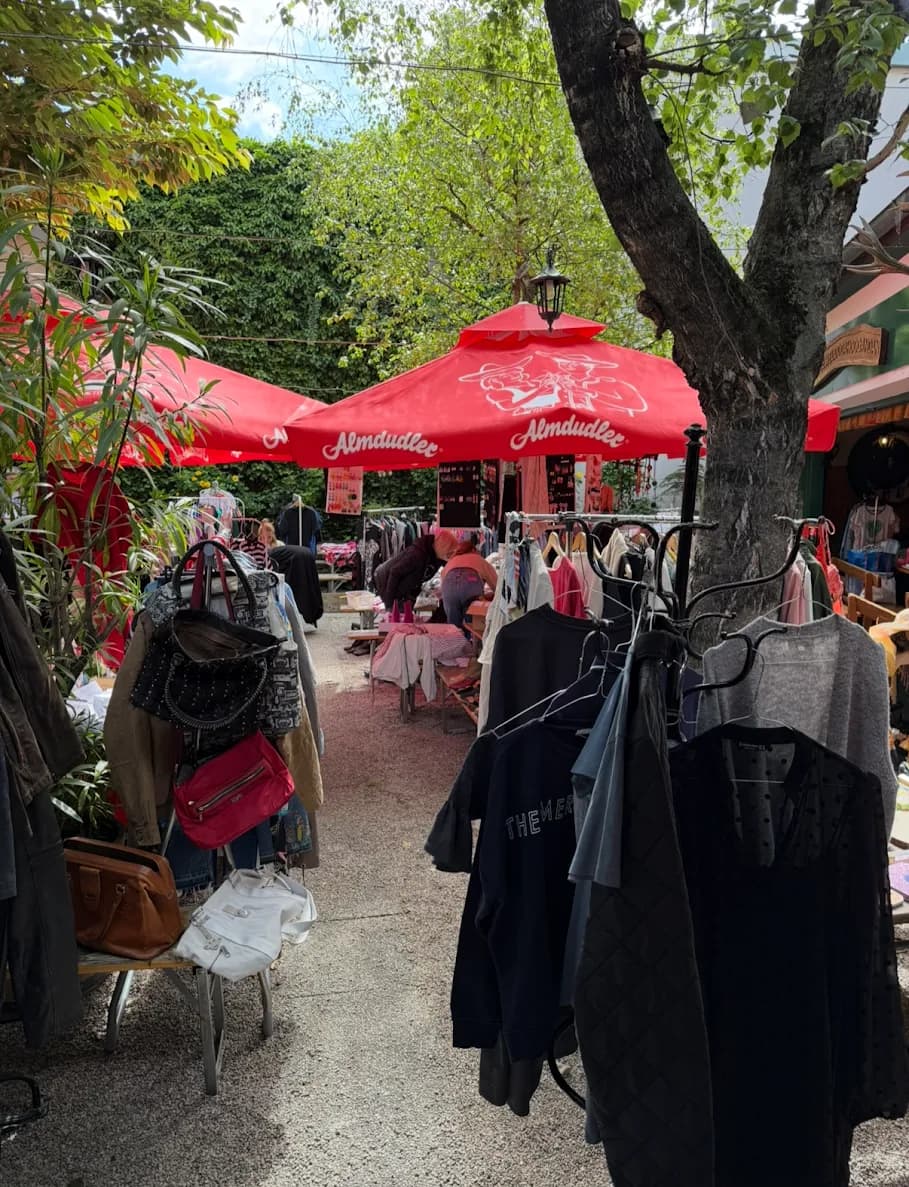 Flohmarkt beim Heurigen Herrgott aus Sta - Bild 1
