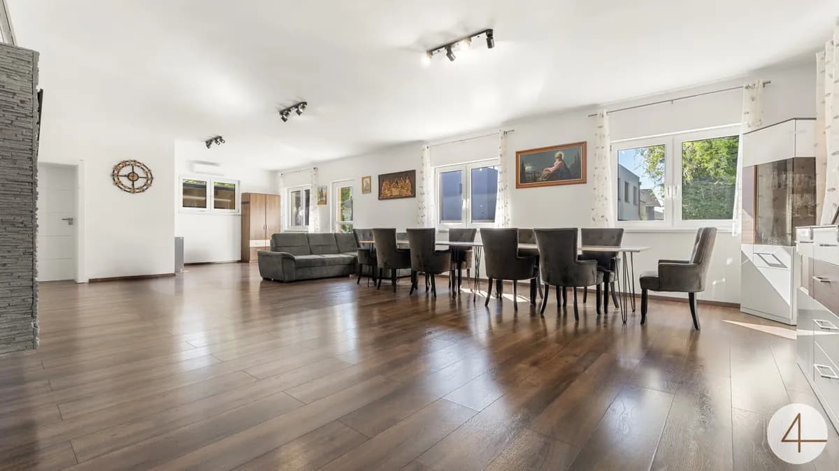 Modernisiertes Mehrfamilienhaus mit viel Platz für die ganze Familie
