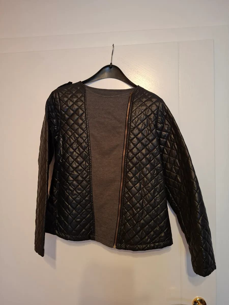 Moderne Steppjacke in Lederoptik (Schwarz) - Gr. 38 - NEU!