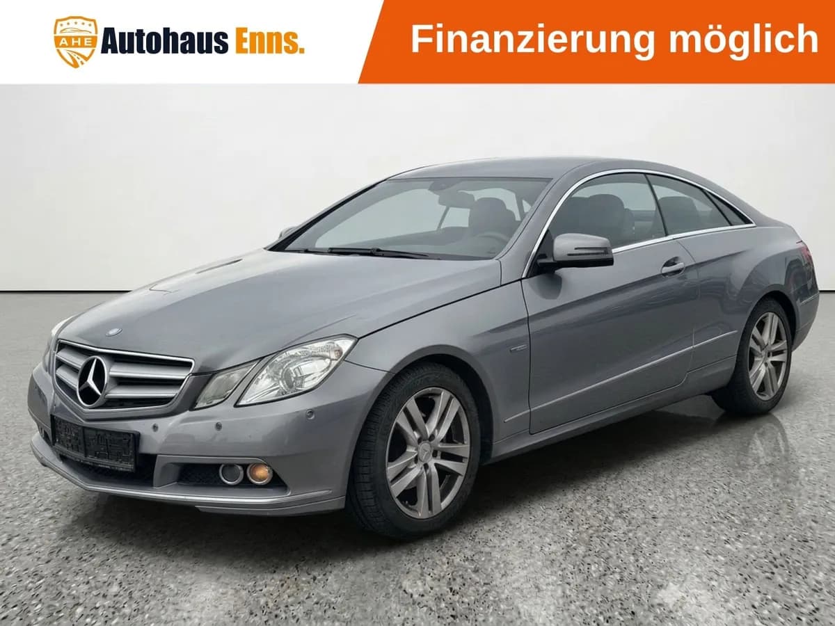 Mercedes-Benz E 200 CGI Automatik / Navi / Sitzheizung / Klimaautomatik / Schaltwippen Automatik / Navi / Sitzheizung / Klimaautomatik / Schaltwippen
