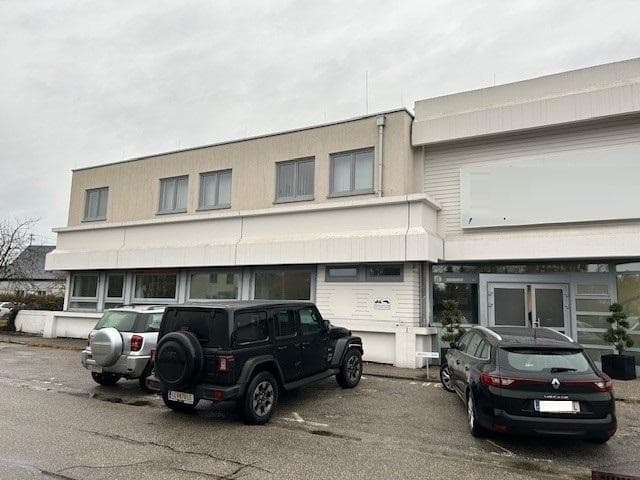 Lagerfläche ebenerdig mit ca. 200 m² Bürofläche in verkehrsgünstiger Lage SEHR GÜNSTIG - Bild 1