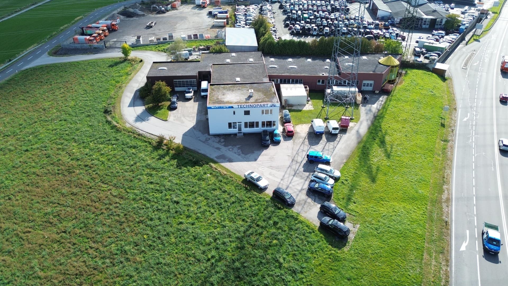 Betriebsobjekt mit B Widmung Mit Halle, Büro und Schauraum - Teilmietung auf Anfrage - image 1