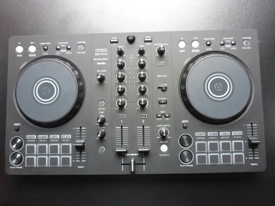 Pioneer DDJ-FLX4 und Zubehör - Bild 1