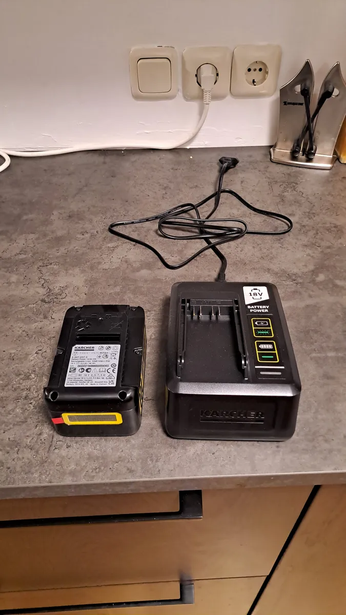 Verkaufe ab sofort Kärcher SE 3-18 Akku - Waschsauger mit Ladestation