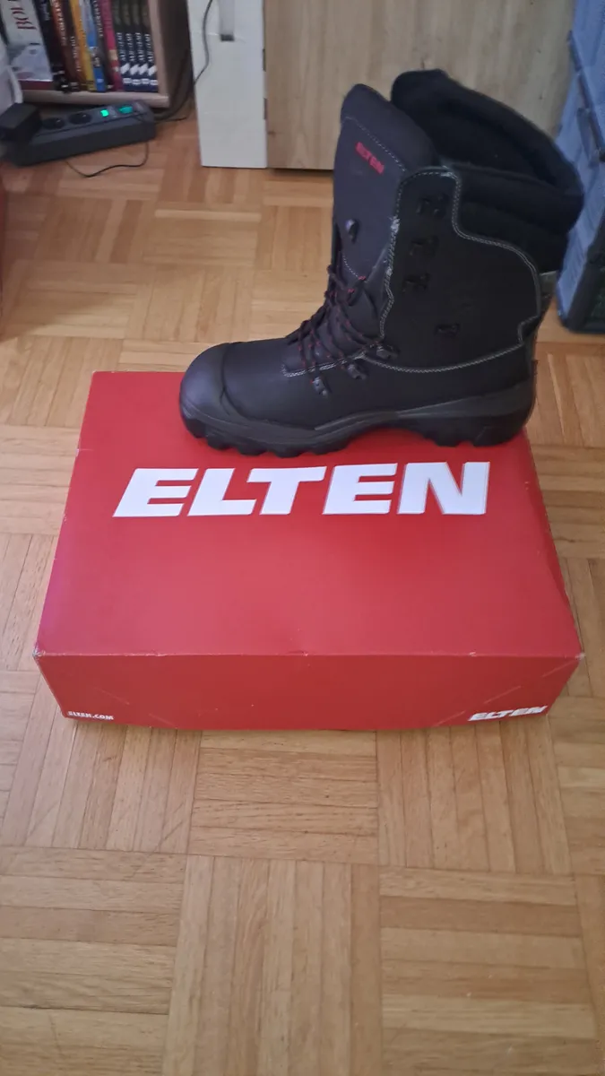 Ab sofort 3 Paar Arbeitsstiefel ( NEU )* zu verkaufen 1x Gr. 47 und 2x Gr. 46