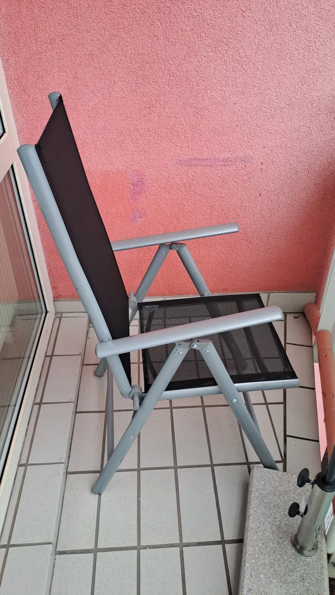 2 Verstellbare Klappstühle ab sofort zu verkaufen