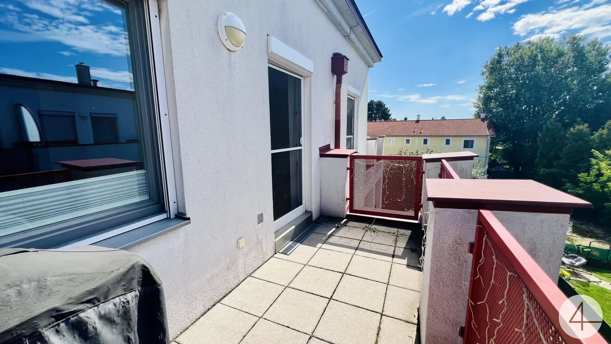 Herbstaktion! 8Min zur U2 - helle 3-Zimmer-DG-Wohnung - sonnige Terrasse - teilmöbliert - Tiefgarage - top Anbindung - Bild 1