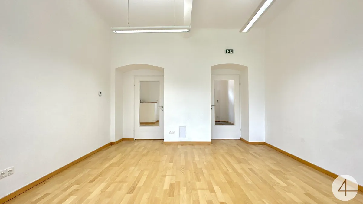 Geschäftslokal ideal für Verkaufs-, Büro- oder Dienstleistungslokal - image 1