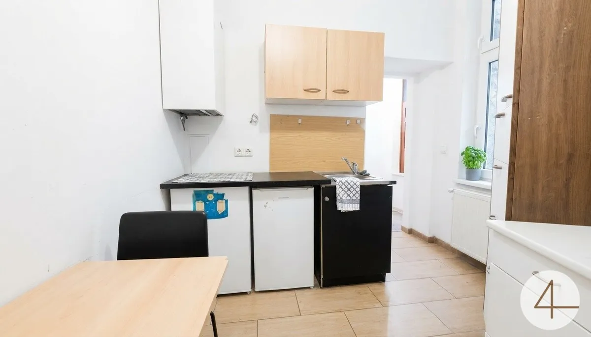 Provisionsfrei - 190m zur S-Bahn - 500m zur U3 - Starterwohnung im 2. Stock - ruhige Seitenstraße - gute Anbindung - image 1