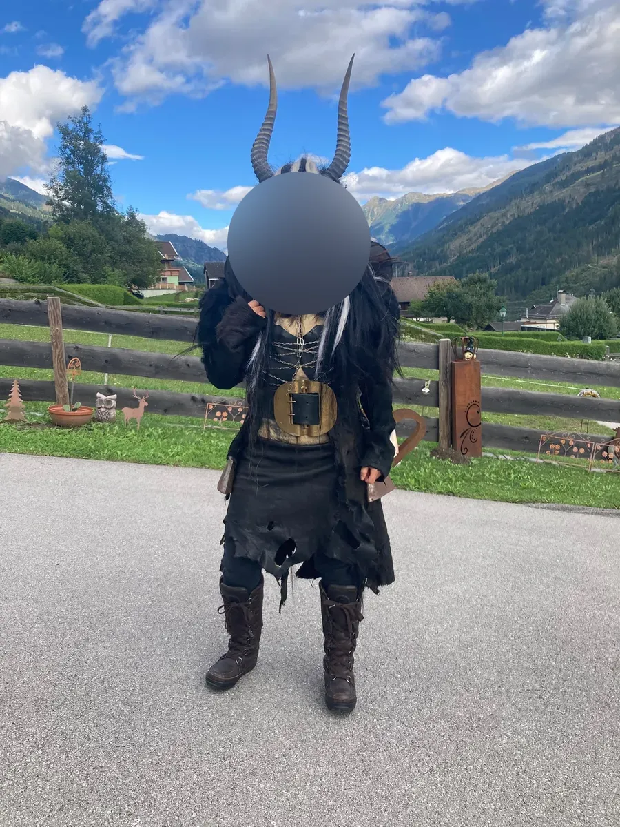 Perchtenkostüm / Krampusausrüstung für Damen